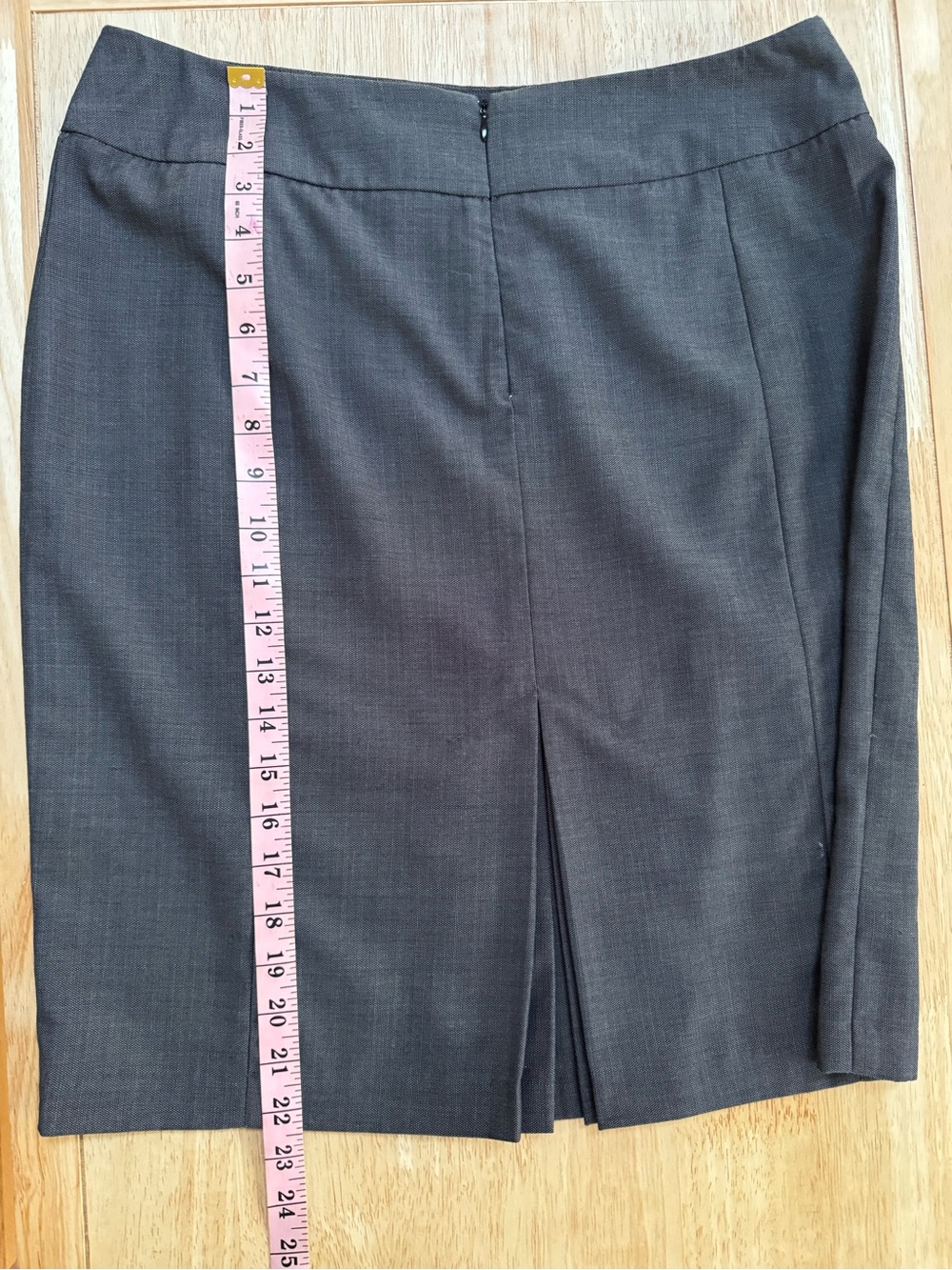 New York & Company Charcoal Gray Pencil Skirt Size 12 Office Chic Minimalist - Picture 7 of 7